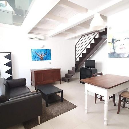 Urban Cottage - Casa Vacanze バーリ エクステリア 写真