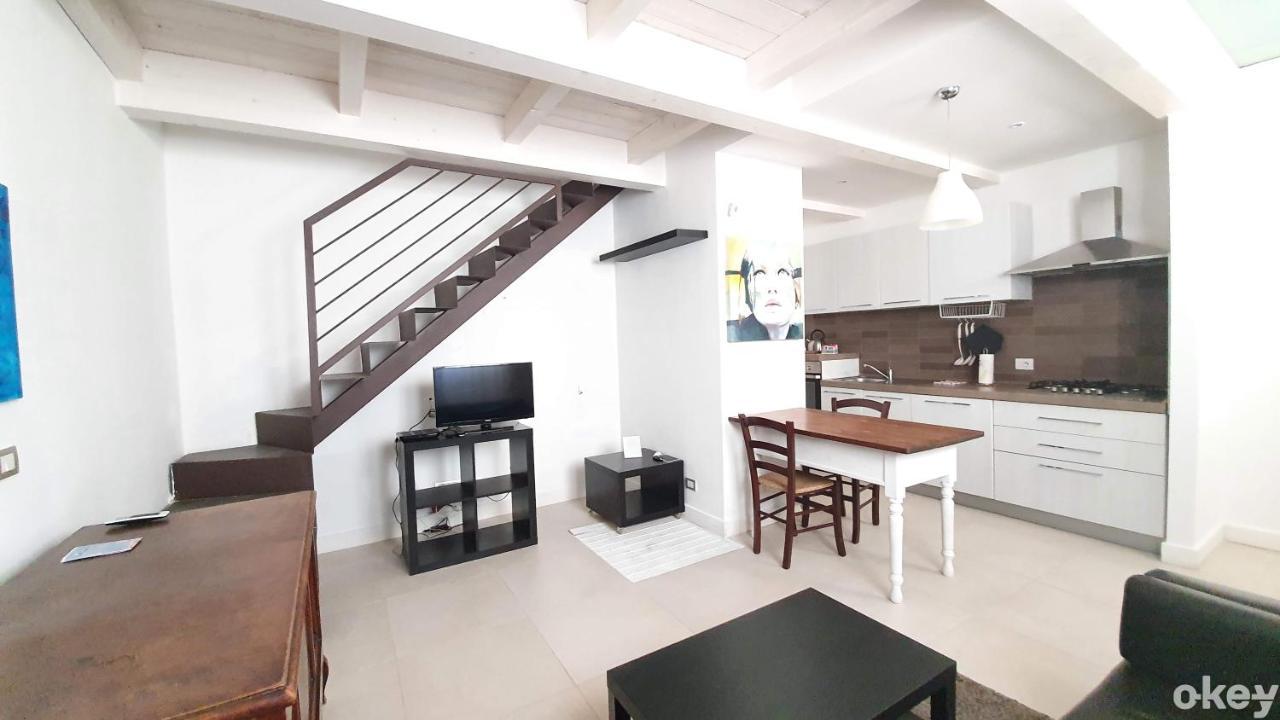 Urban Cottage - Casa Vacanze バーリ エクステリア 写真